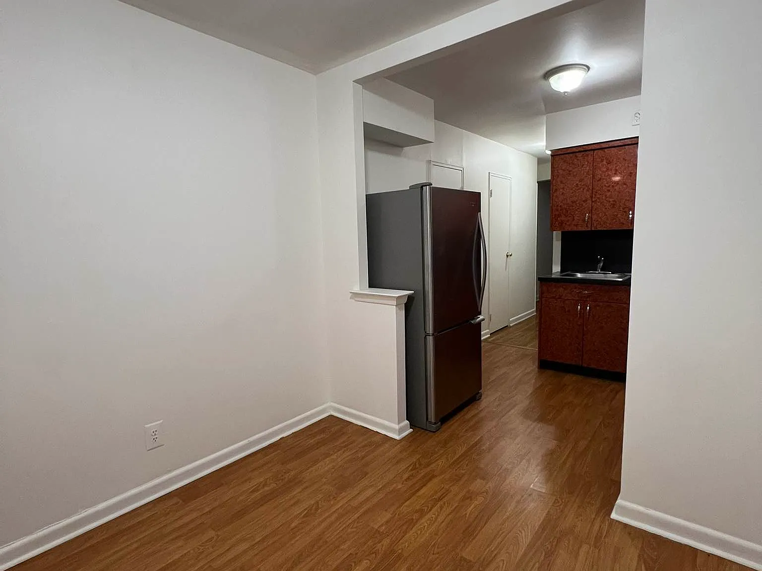 1669 East 9th Street — Photo 3