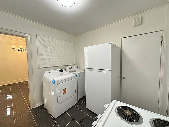 5th image of 4507 Woodlawn Dr #2