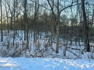 143 Victory Ln, Dalton, PA 18414