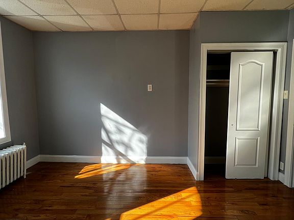 4th image of 915 22nd St #1LL