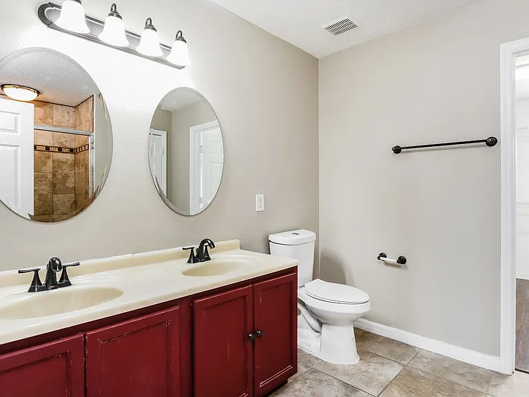 4705 Willoughby St — Photo 14