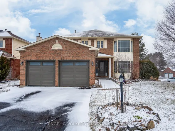 3 Balding Cres, Ottawa, ON K2K 2L4