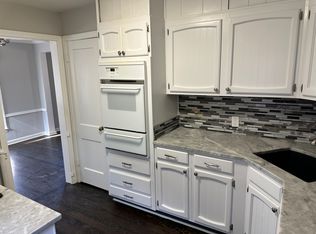 6821 El Monte St, Prairie Village, KS 66208