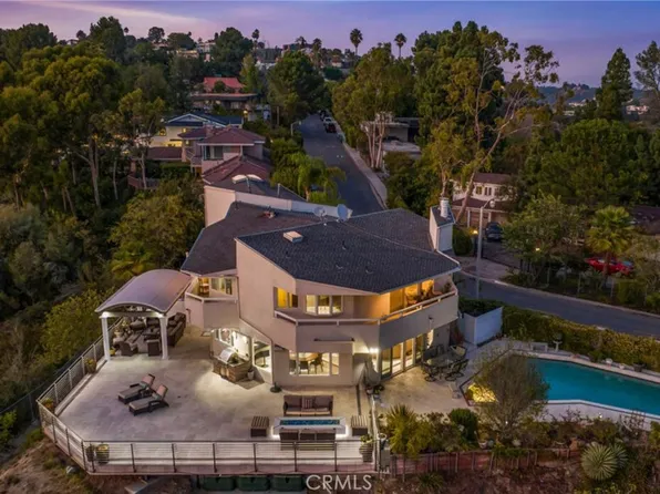 1121 Roberto Ln, Los Angeles, CA 90077