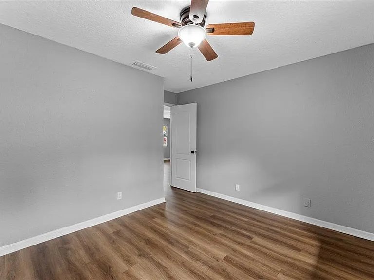 2441 S Mills Ave — Photo 7