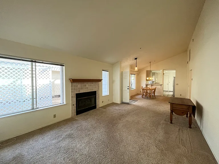 989 Bluebell Way — Photo 7