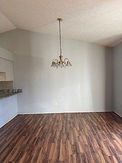 2nd image of 280 Lake Chateau Dr