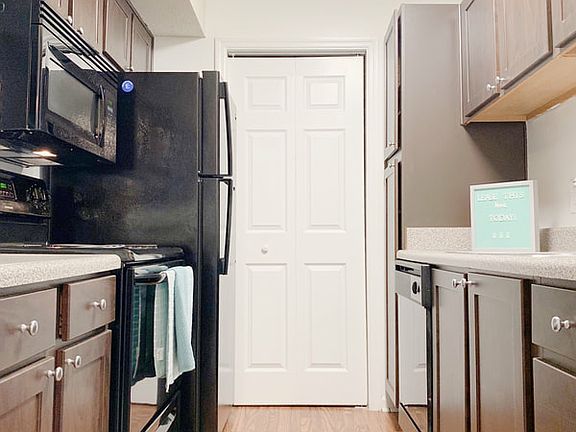 2nd image of 4470 Spanish Trl APT 100