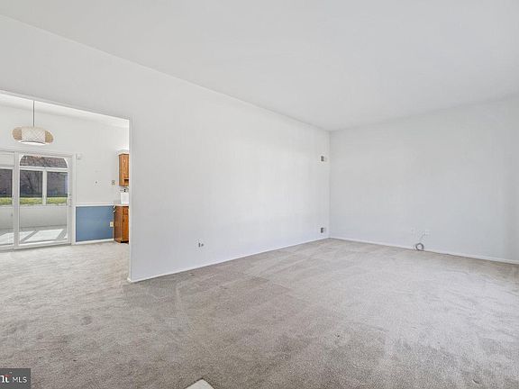 5th image of 3151 Castleleigh Rd