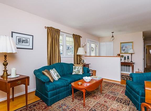 3rd image of 9322 Plymouth Pl