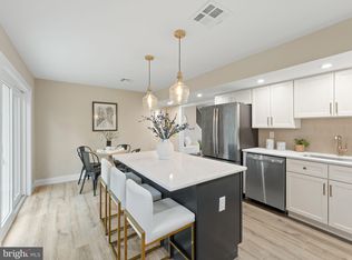 242 S Poplar St, Gibbstown, NJ 08027