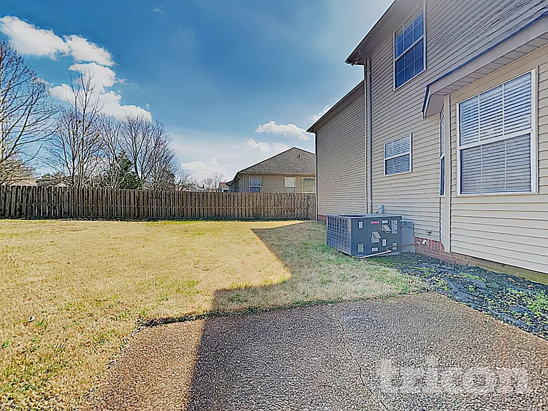429 Essex Park Cir — Photo 14