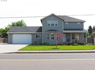 1155 S 6th St, Harrisburg, OR 97446