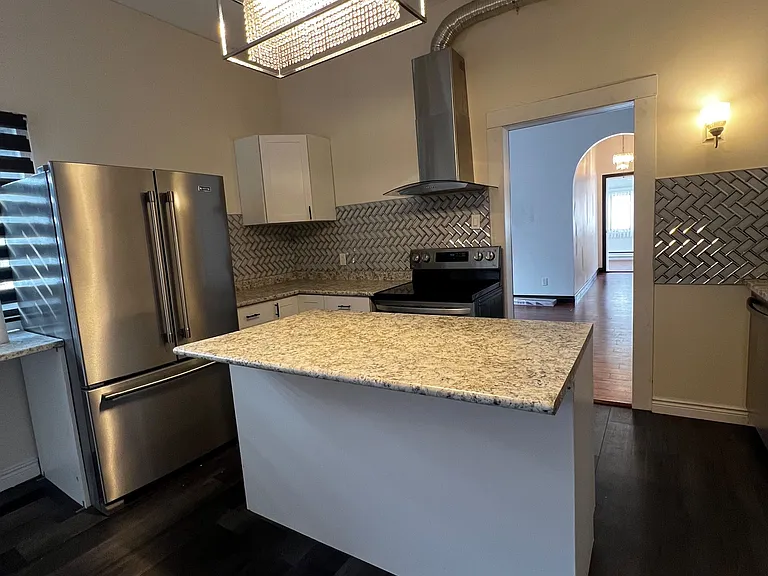 31 Railway Ave — Photo 17