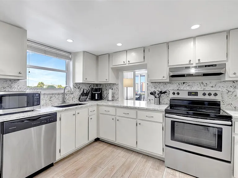 3015 N Ocean Blvd #6A — Photo 10