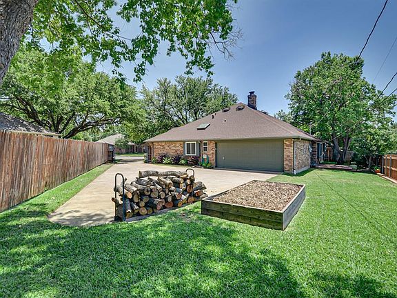 4th image of 2704 Serenade Ct