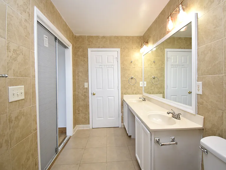 205 Lasalle Way — Photo 14