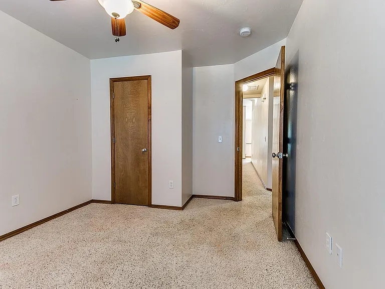 1708 Meadow Run Dr — Photo 19