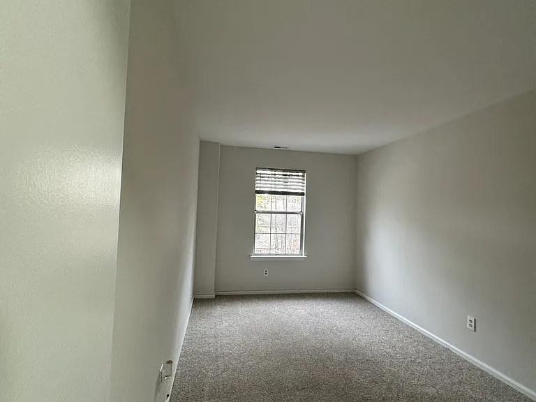 4834 Hawthorne Ln — Photo 16