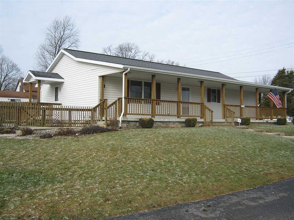 1st image of 370 N Main St