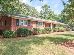 2607 Montgomery Dr, Statesville, NC 28625