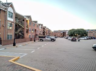 6924 Fairfax Dr Unit 408, Arlington, VA 22213