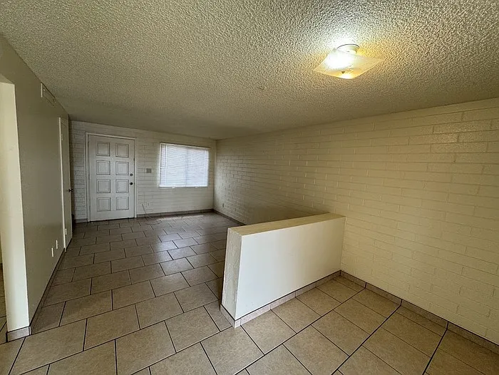 7129 W Wolf St — Photo 9