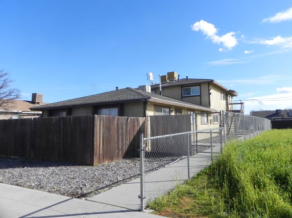 124 E Stanislaus St APT 202