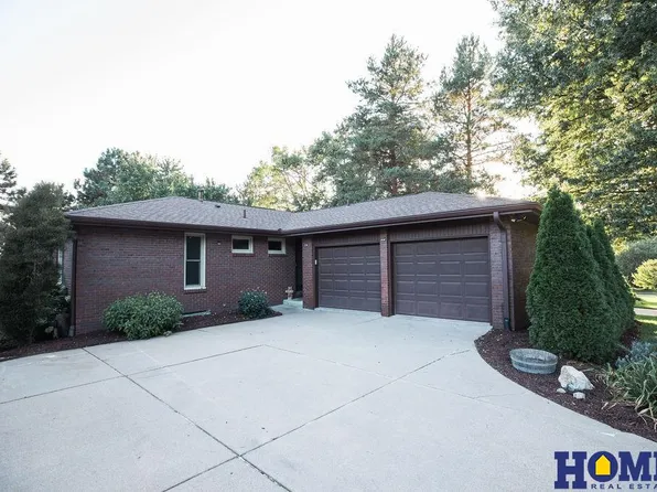 6921 Bernese Blvd, Lincoln, NE 68516