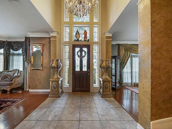 2nd image of 3926 Lake Hawkins Ln