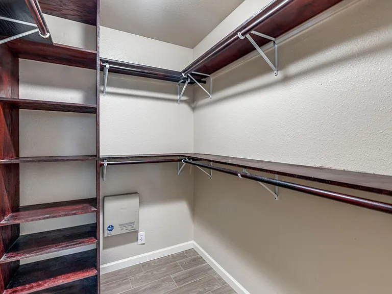 8903 Gill Brg — Photo 9