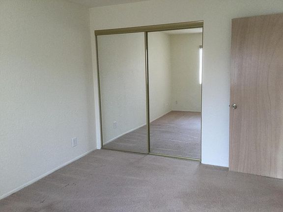 5th image of 13216 Mountain Pl NE APT D