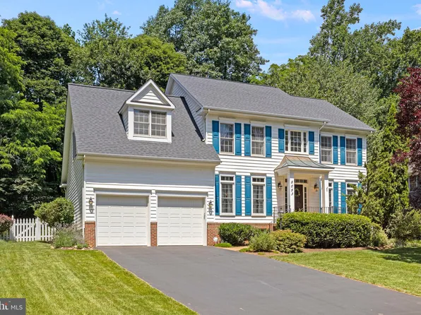8053 Prichards Ct, Dunn Loring, VA 22027
