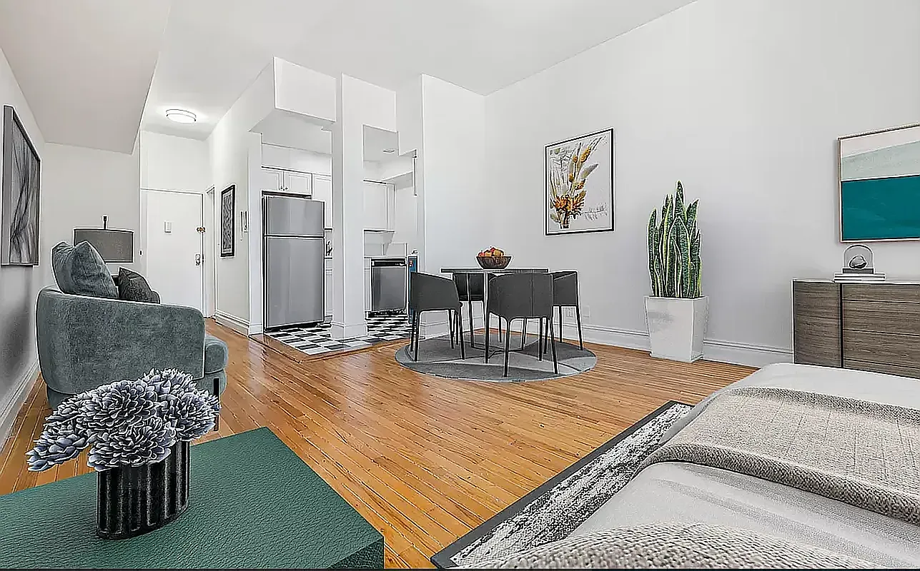 154 West 70th Street — Photo 3