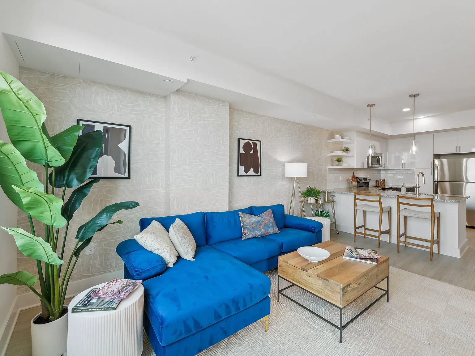 Link Apartments H Street — Photo 3