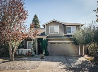 124 Philip Dr, Healdsburg, CA 95448
