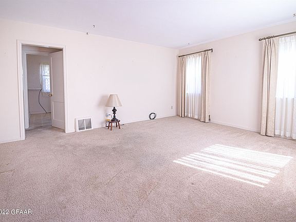 3rd image of 2028 2nd Ave N