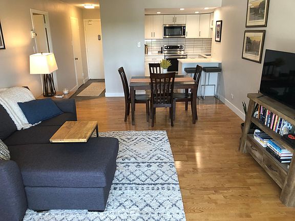 5th image of 888 N Logan St APT 7D