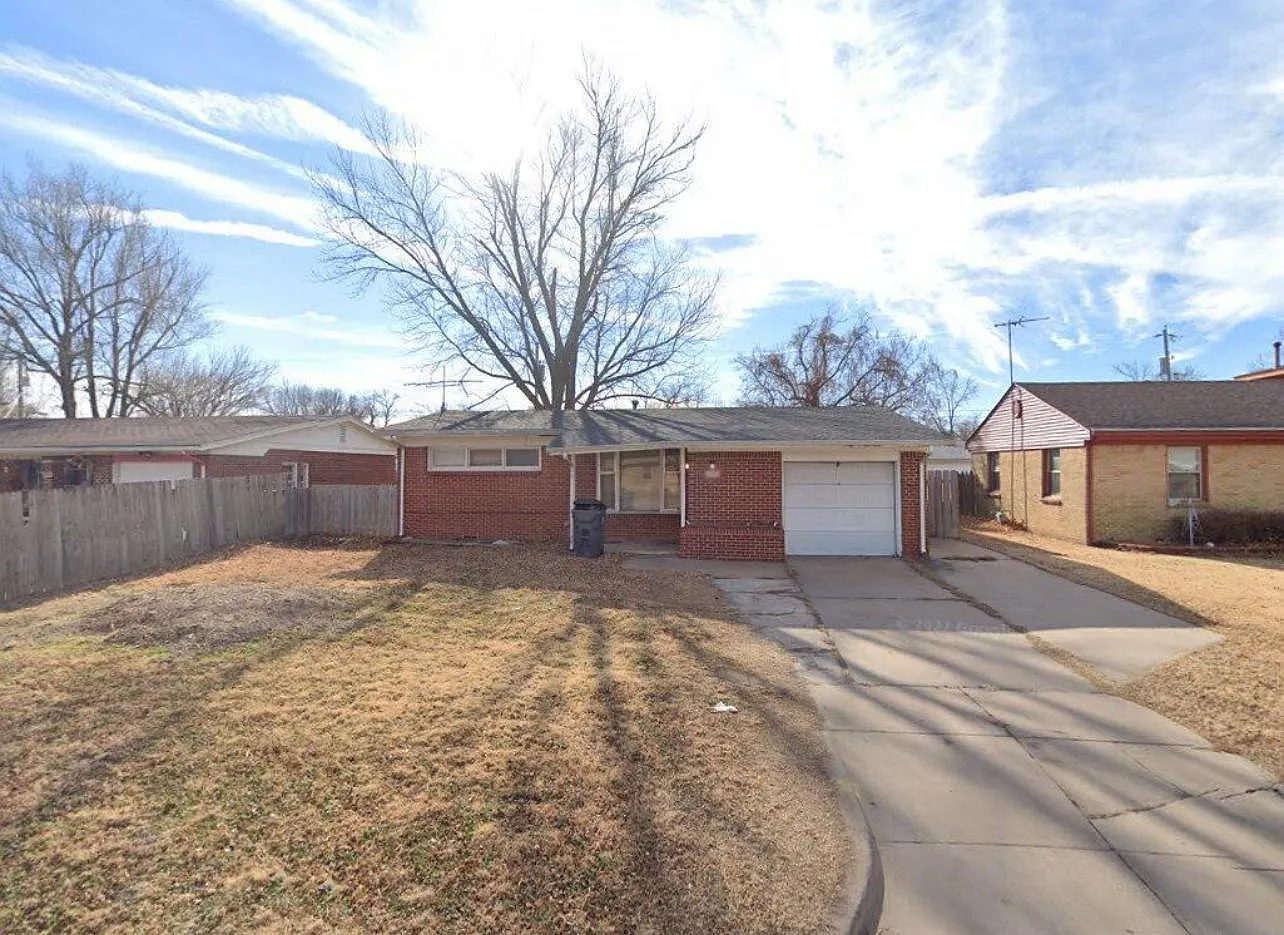 2 bed, 925 sqft, $1,200 — Photo 1