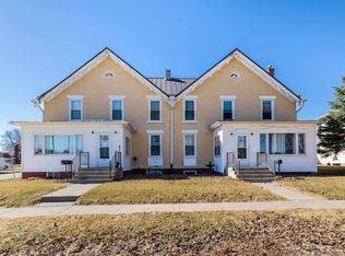 100 N 4th St, Bellevue, IA 52031