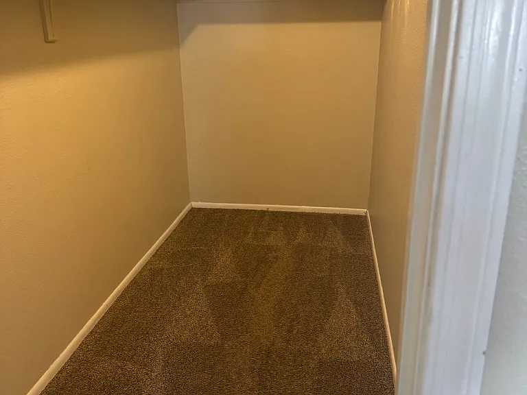 E Isabella Ave — Photo 10