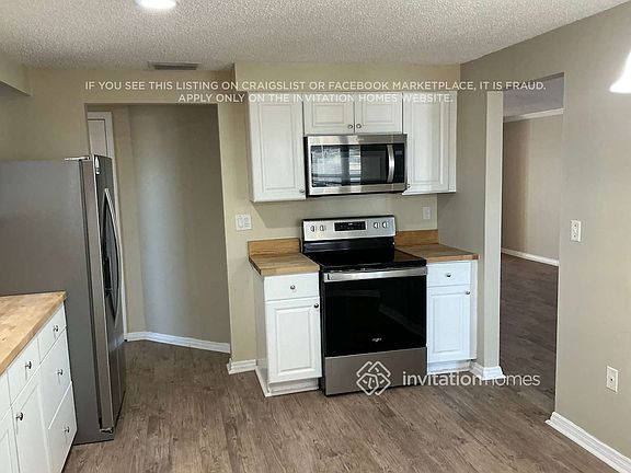 4th image of 178 Sandhurst Dr