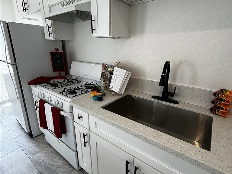 4518 S Normandie Ave #3/4 — Photo 4