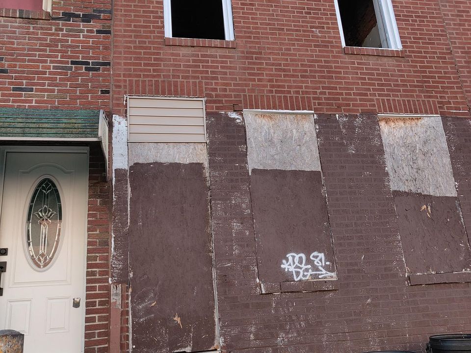 2nd image of 1846 E Lippincott St