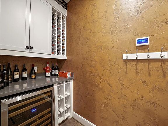 Gen-YOU-Wine Nook for all your Happy Hours!