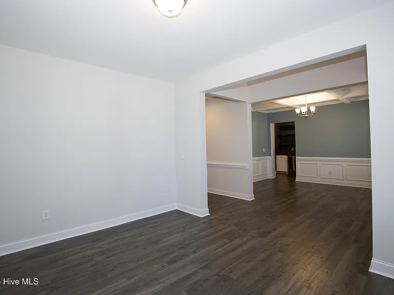 660 Avenue Of The Carolinas — Photo 14