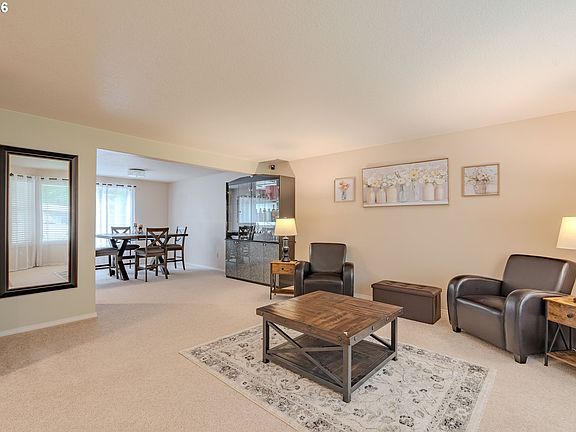 3rd image of 2806 NE Delancey Ct