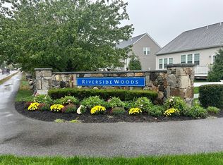 2 Francis Dr #110, Andover, MA 01810