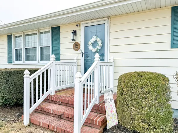 15 Pine Tavern Rd, Elmer, NJ 08318