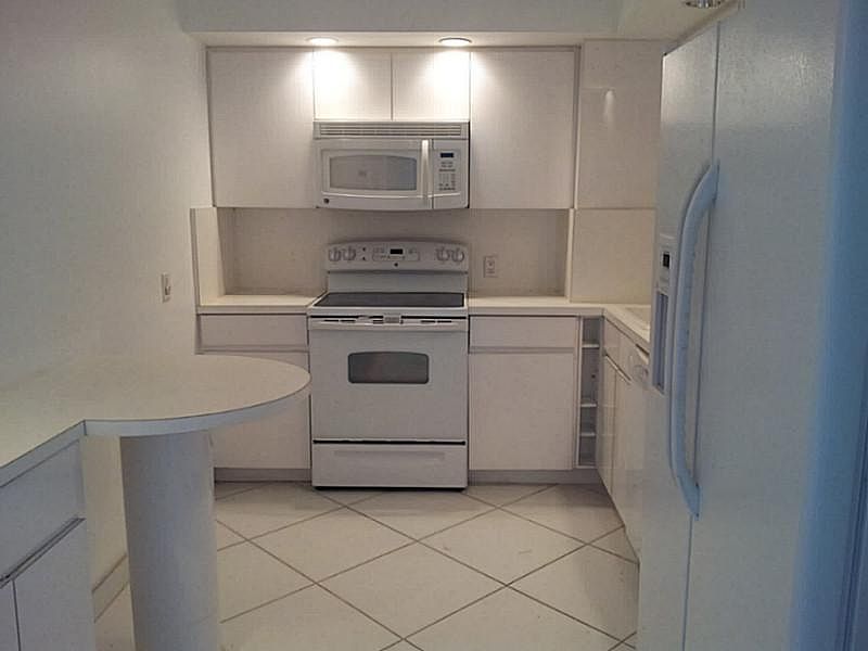 1st image of 100 Bayview Dr APT 1929